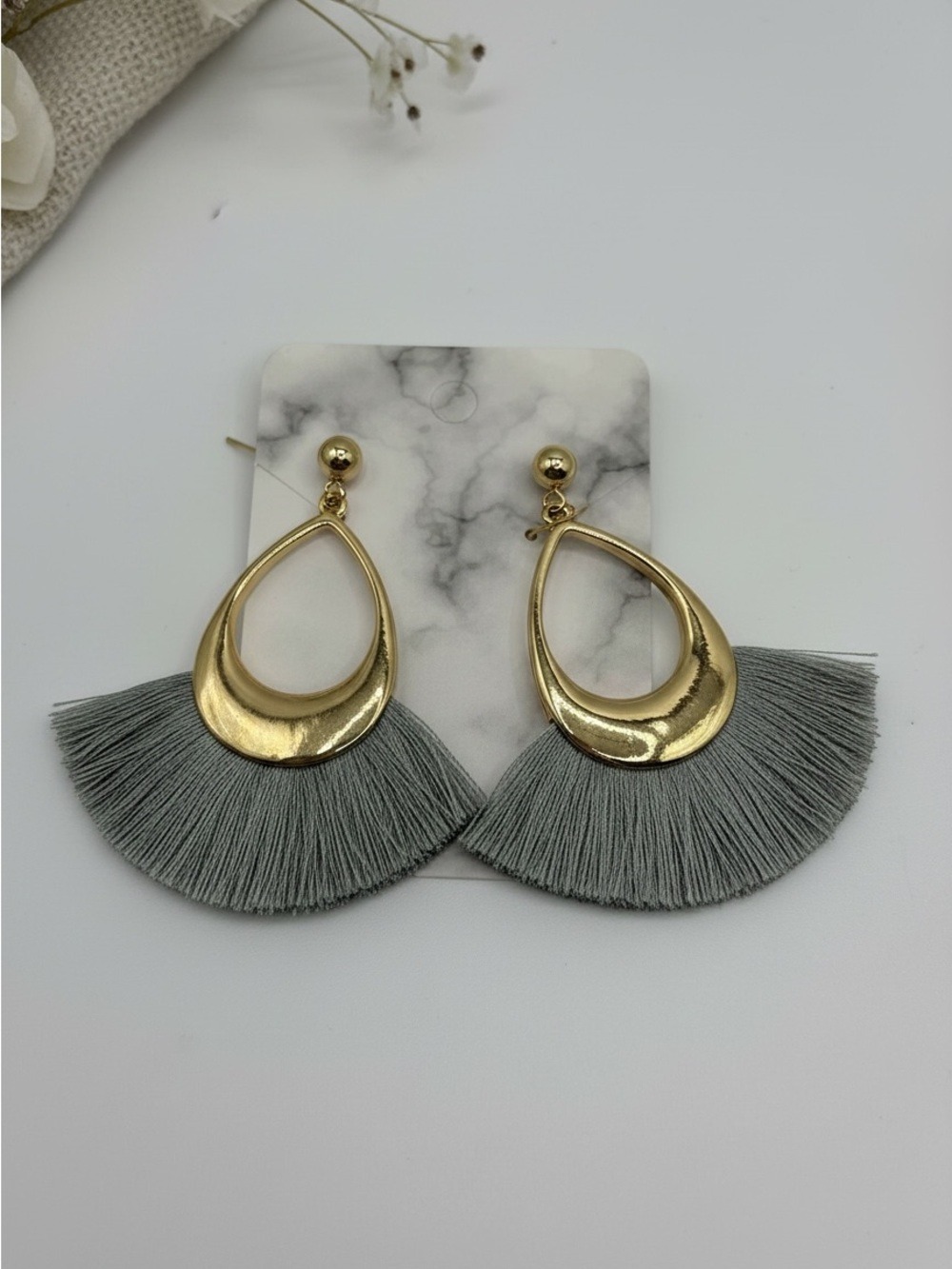 Gray Tassel Fan Drop Earrings Gold Tone Boho Statement Earrings NWOT